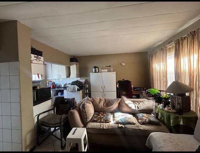 2 BEDROOM TOWNHOUSE FOR SALE IN FISHERS HILL